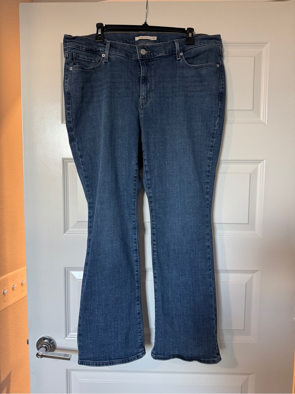 Classic Levi’s Women's Blue Denim Bootcut Jeans